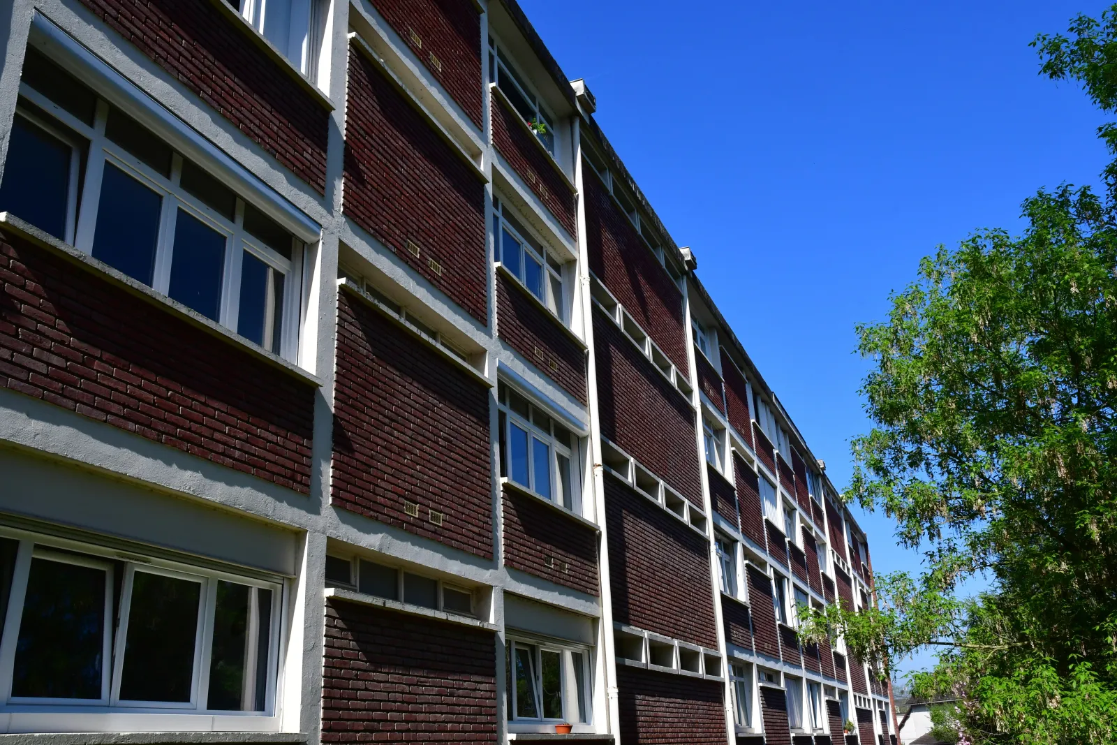 Façade d'immeuble résidentiel en Île-de-France